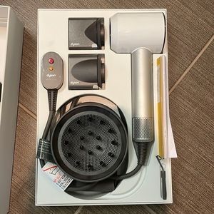 NWOT Dyson supersonic hair dryer
